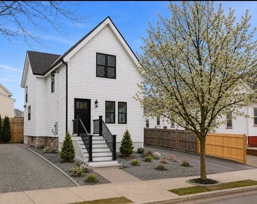 30 Waverly Ave, Everett, MA, 02149-2910 | Card Image