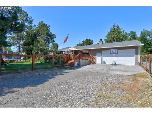 303 Nw Third St, Grass Valley, OR, 97029-3105 | Card Image