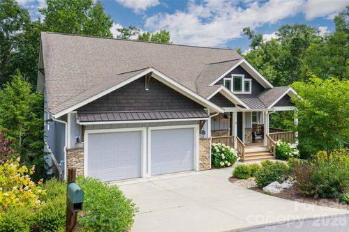 8 Sugarland Ridge Rd, Fairview, NC, 28730-5505 | Card Image