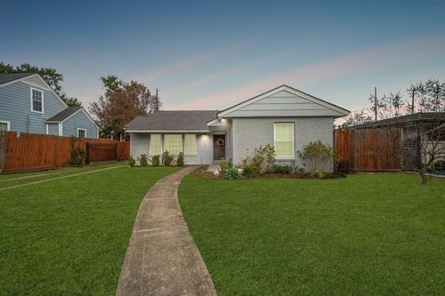 6449 Country Club Dr, Houston, TX, 77023-3325 | Card Image