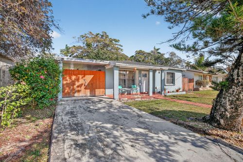 131 Sw 7th Ter, Hallandale Beach, FL, 33009-5324 | Card Image