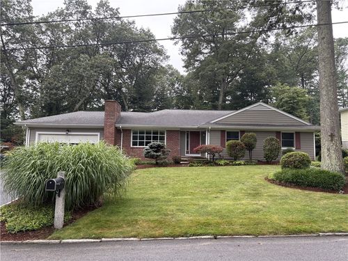 25 Maplecrest Dr, Greenville, RI, 02828-2912 | Card Image