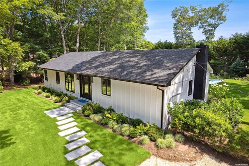 8 Bathgate Rd, Wainscott, NY, 11975-2023 | Card Image