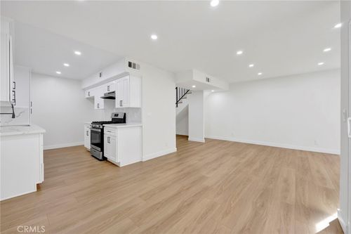 apt-4-17303 Chatsworth St, Granada Hills, CA, 91344-5733 | Card Image