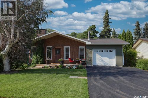 407 3rd St E, Langham, SK, S0K0H8 | Card Image
