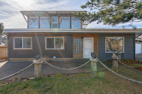 8755 Lake St, Rockaway Beach, OR, 97136-1016 | Card Image