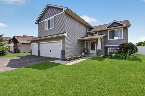 9067 Wolves St, Brainerd, MN, 56401-3461 | Card Image