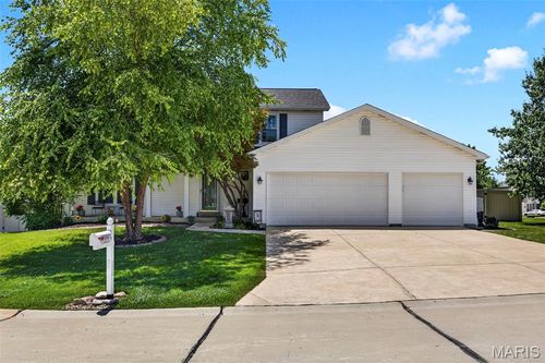 7296 Picasso Dr, Dardenne Prairie, MO, 63368-6825 | Card Image