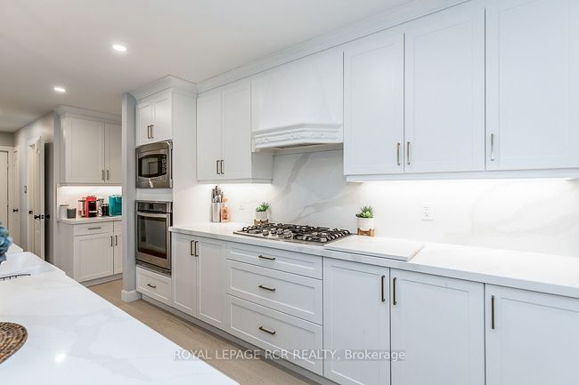 4372 10 Side Road, House other with 4 bedrooms, 4 bathrooms and 10 parking in Bradford West Gwillimbury ON | Image 10