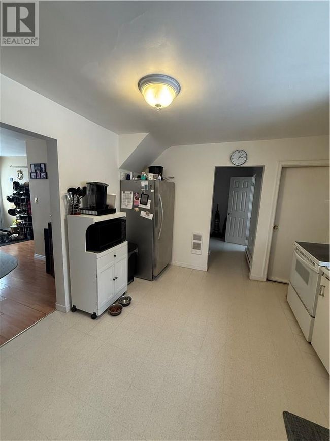 10 Dupont St, House other with 3 bedrooms, 2 bathrooms and null parking in Little Current ON | Image 11