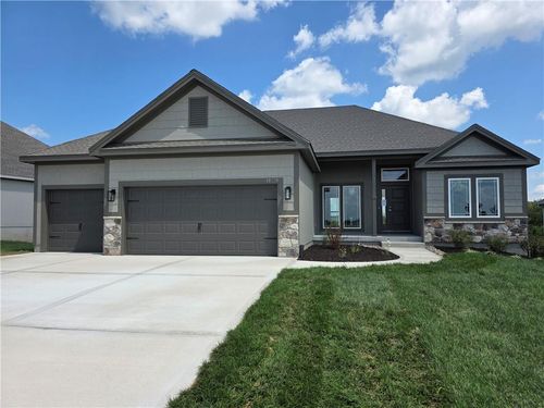 10139 N Winchester Ave, Kansas City, MO, 64156-7935 | Card Image