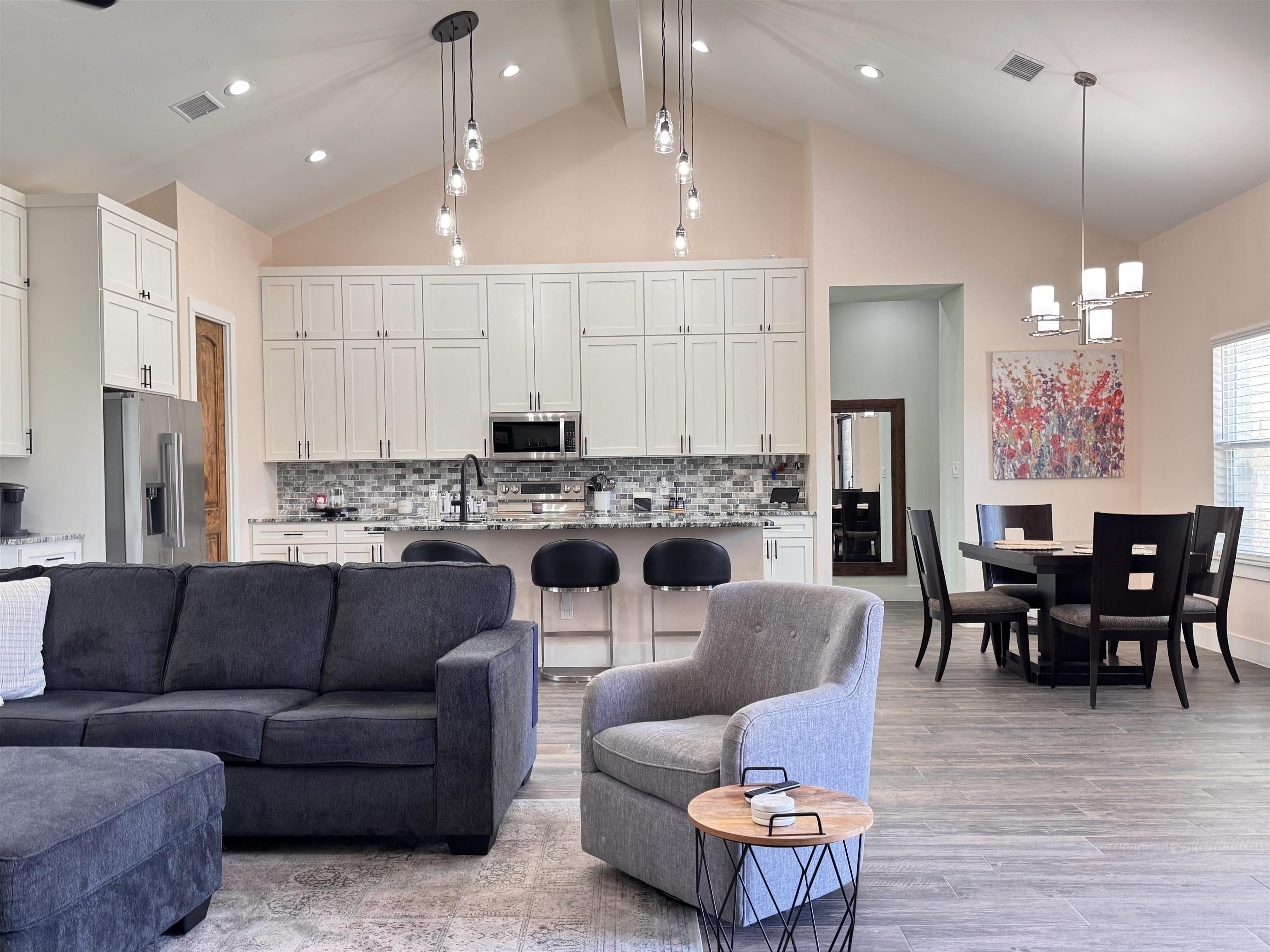 Residential in Horseshoe Bay 5
