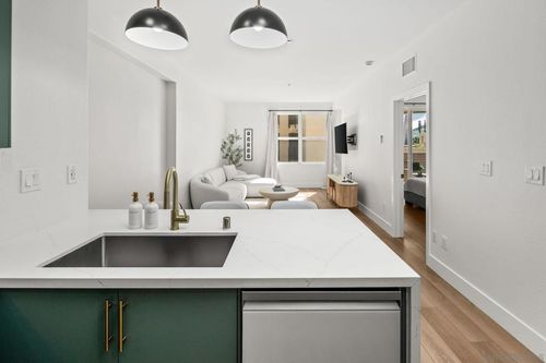 514-350 K St, San Diego, CA, 92101-6995 | Card Image