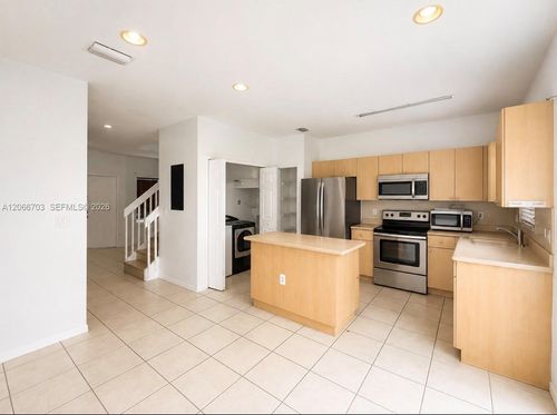 3007-3007 Se 17th Ave, Homestead, FL, 33035-2352 | Card Image