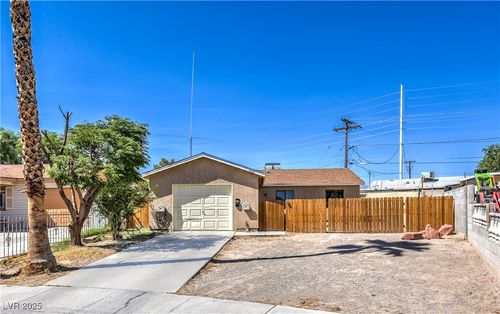 3402 Lillis Cir, North Las Vegas, NV, 89030-6637 | Card Image