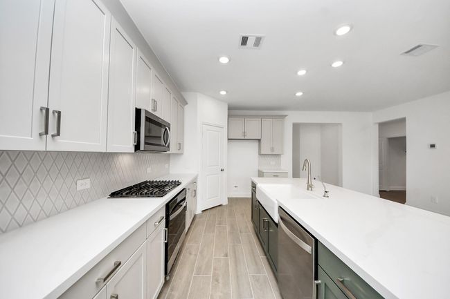 14647 Cedar Elm Ct, House attached with 3 bedrooms, 3 bathrooms and null parking in Willis TX | Image 14