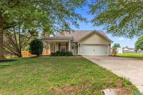 220 Tanner Point Dr, New Market, AL, 35761-7632 | Card Image