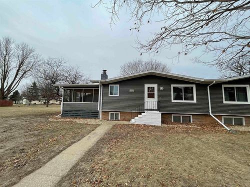 120 Nelson Circle, Manchester, IA, 52057 | Card Image