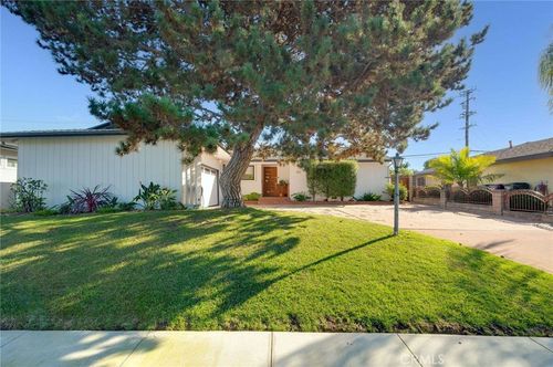 1012 E 45th Way, Long Beach, CA, 90807-1602 | Card Image