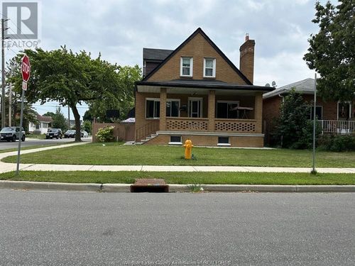 393 Logan Ave, Windsor, ON, N8X2V1 | Card Image