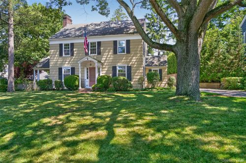 24 Crescent Rd, Port Washington, NY, 11050-3327 | Card Image