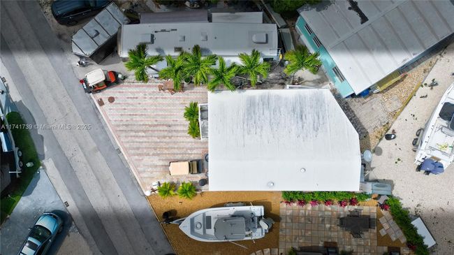 65821 Overseas Hwy, House other with 2 bedrooms, 1 bathrooms and null parking in Long Key FL | Image 28