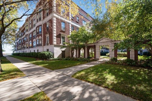 apt-1-496 Sheridan Rd, Evanston, IL, 60202-4733 | Card Image