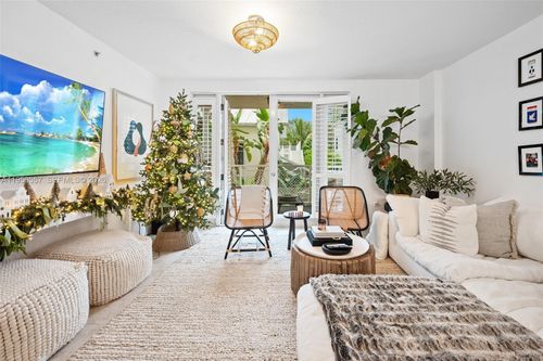 207-3540 Main Hwy, Coconut Grove, FL, 33133-5933 | Card Image