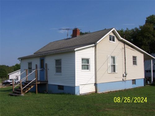 1860 S Eighty Eight Rd, Greensboro, PA, 15338-1048 | Card Image