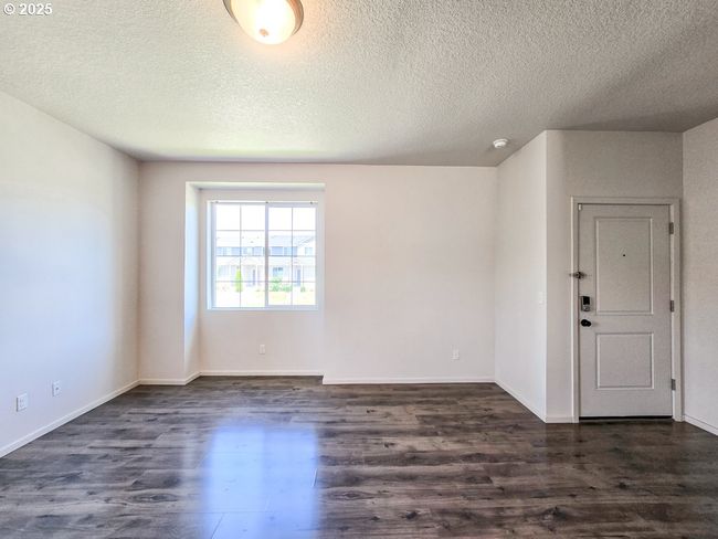 2220 Se 16 Th St, House attached with 3 bedrooms, 3 bathrooms and 2 parking in Gresham OR | Image 5