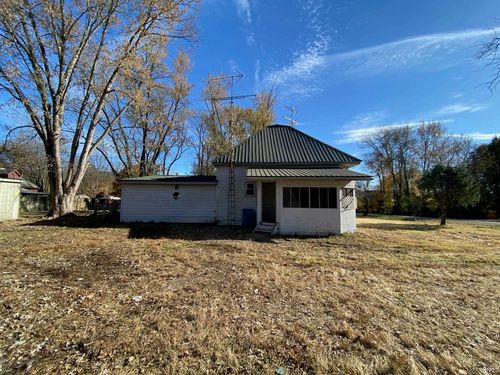 640 E Washington St, Wheatland, IN, 47597-8282 | Card Image