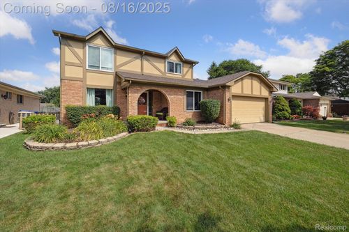 6900 Woonsocket St, Canton, MI, 48187-2722 | Card Image