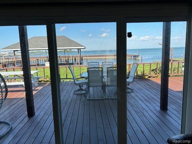 32241 N River Rd, House other with 3 bedrooms, 2 bathrooms and null parking in Harrison Twp MI | Image 10