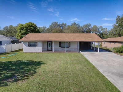 27719 Lois Drive, House other with 3 bedrooms, 2 bathrooms and null parking in Tavares FL | Image 3