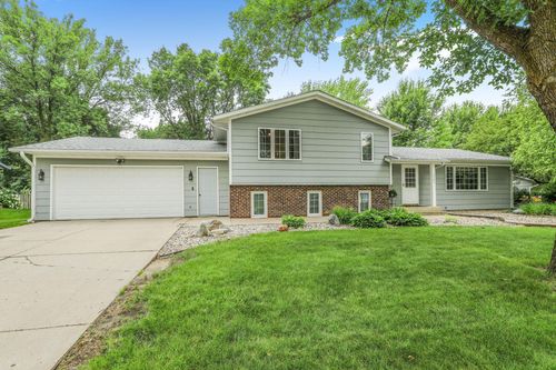 1504 11th Street Se, Willmar, MN, 56201 | Card Image