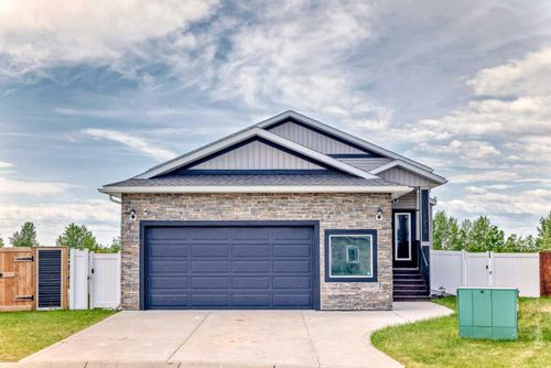 1210 Westview Dr Close, Bowden, AB, T0M0K0 | Card Image