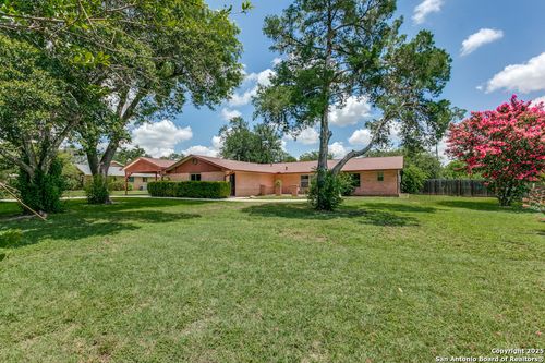 10615 Bar X Trl, Helotes, TX, 78023-4090 | Card Image