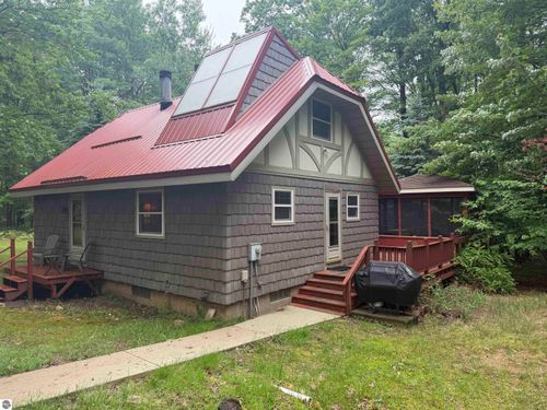 2392 Fern Ct, Farwell, MI, 48622-9789 | Card Image