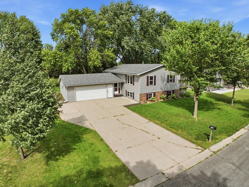 1412 18th St Sw, Willmar, MN, 56201-2761 | Card Image