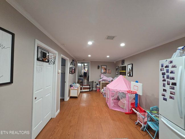 406 Holmes St, House other with 4 bedrooms, 2 bathrooms and null parking in Jonesville VA | Image 11