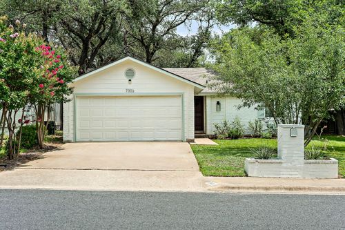 7303 Lunar Dr, Austin, TX, 78745-6481 | Card Image