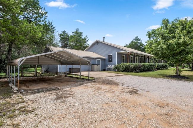 Carport for extra parking | Image 11