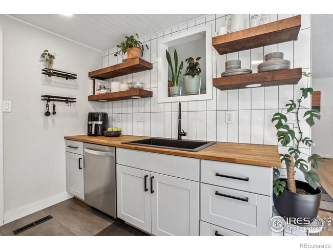 1214 Lanyon Ln, House other with 4 bedrooms, 2 bathrooms and 1 parking in Longmont CO | Image 9