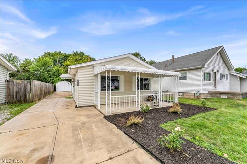 320 Elberta Dr, Vermilion, OH, 44089-2109 | Card Image