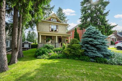 212 Main St N, House other with 2 bedrooms, 2 bathrooms and 3 parking in Lucan Biddulph ON | Image 2