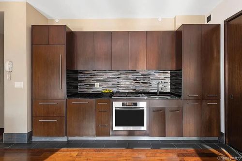 ph3h-40 Broad Street, New York, NY, 10004 | Card Image