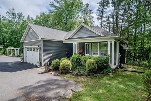 309 Hadley St, South Hadley, MA, 01075-1032 | Card Image