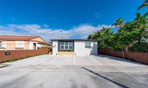 3321 Nw 19th Ter, Miami, FL, 33125-1027 | Card Image