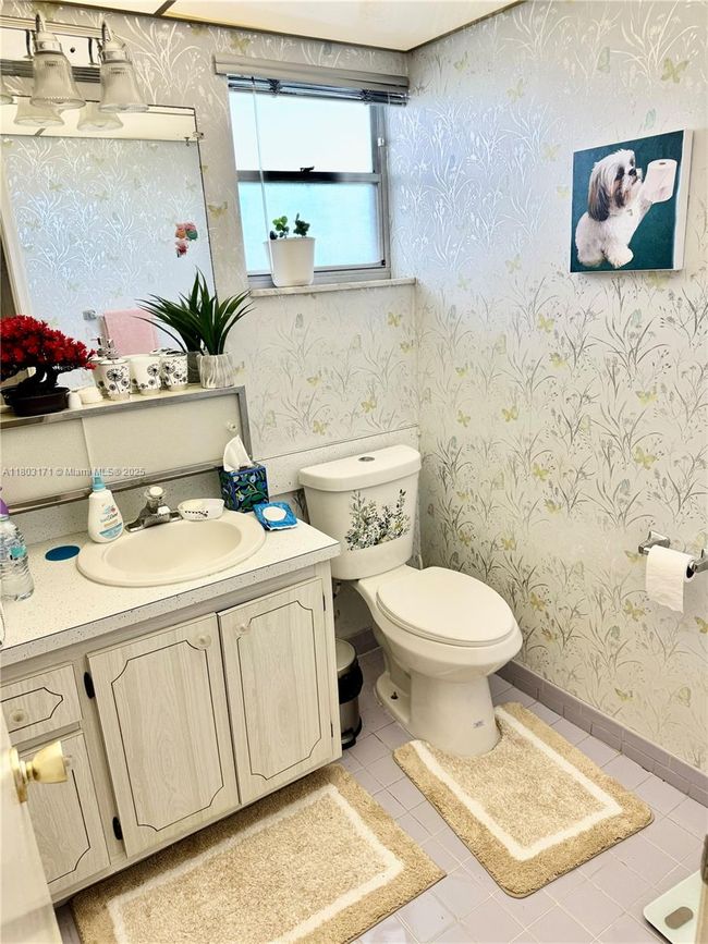 APT-503 - 619 Ne 14 Th Ave, Condo with 1 bedrooms, 2 bathrooms and null parking in Hallandale Beach FL | Image 5