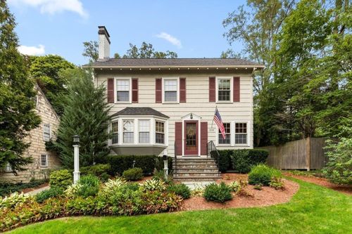 216 Bellevue Rd, Watertown, MA, 02472-4907 | Card Image